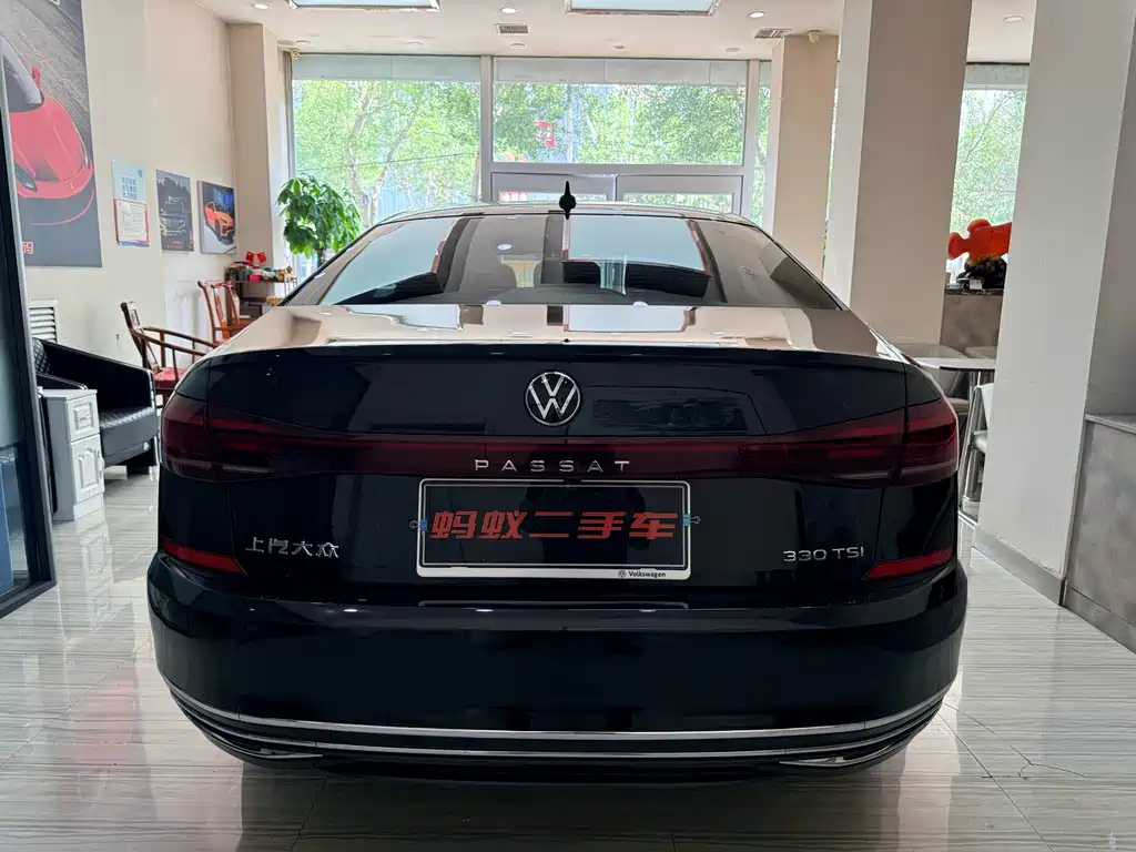 Volkswagen Passat 2023 330TSI Luxury