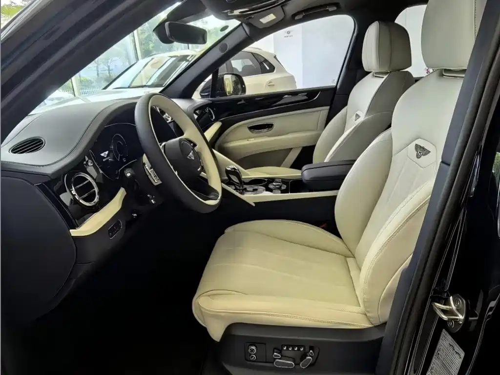 Bentley Bentayga — миниатюра 7