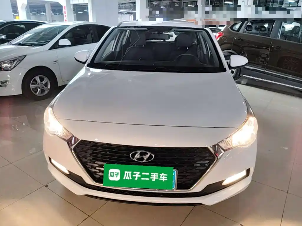Hyundai Verna RV — миниатюра 3