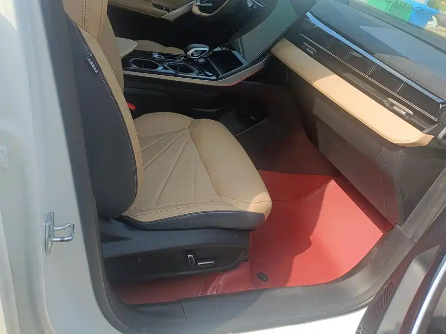 Geely Boyue L — миниатюра 8