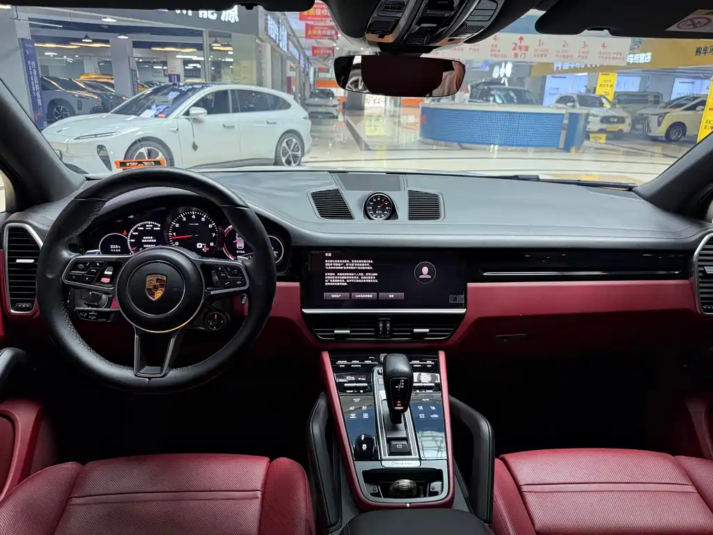 Porsche Cayenne — миниатюра 9