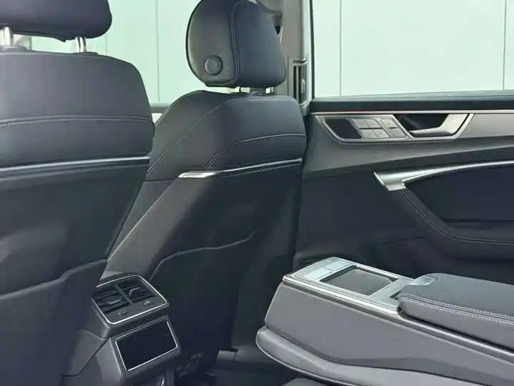 Audi A7L 2024 45 TFSI quattro