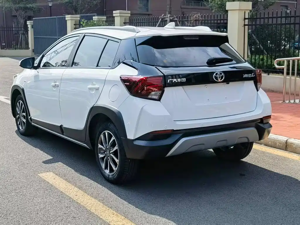 Toyota Yaris L — миниатюра 5