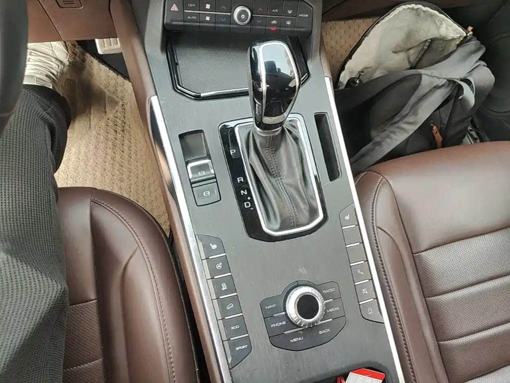 Wey Wey VV5 — миниатюра 14