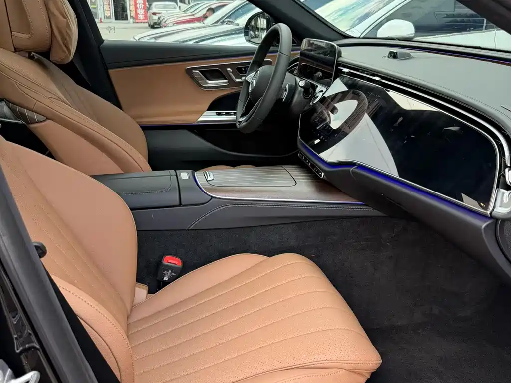 Mercedes-Benz E-Class — миниатюра 6