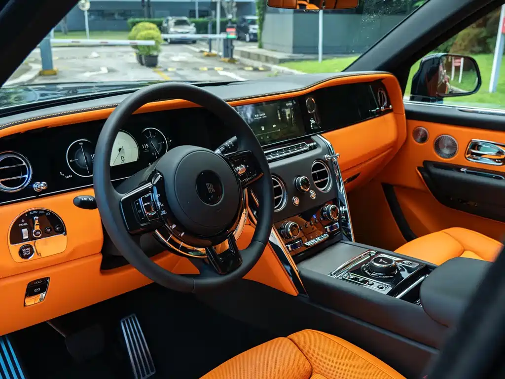 Rolls-Royce Cullinan — миниатюра 8