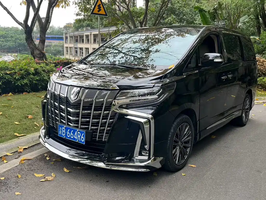 Toyota Alphard 2013