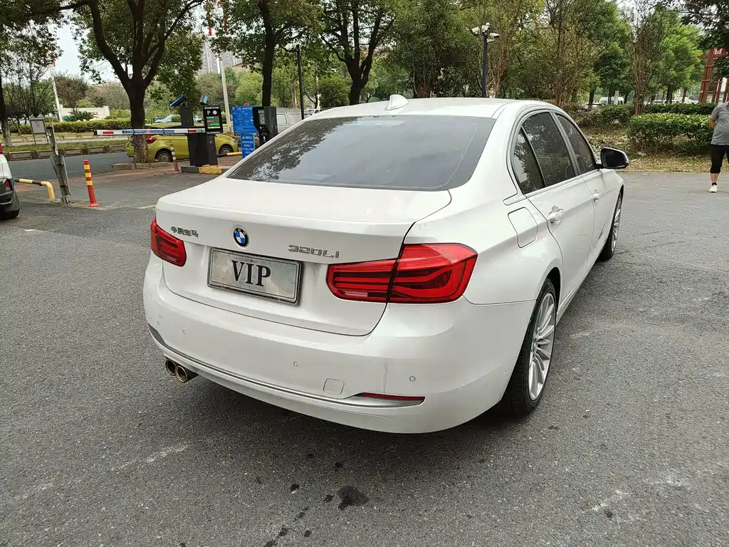 BMW 3 Series — миниатюра 7