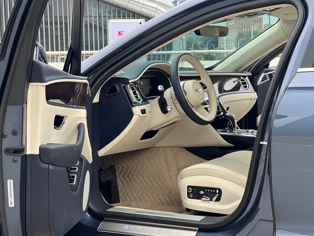 BENTLEY FLYING SPUR PLUG IN HYBRID