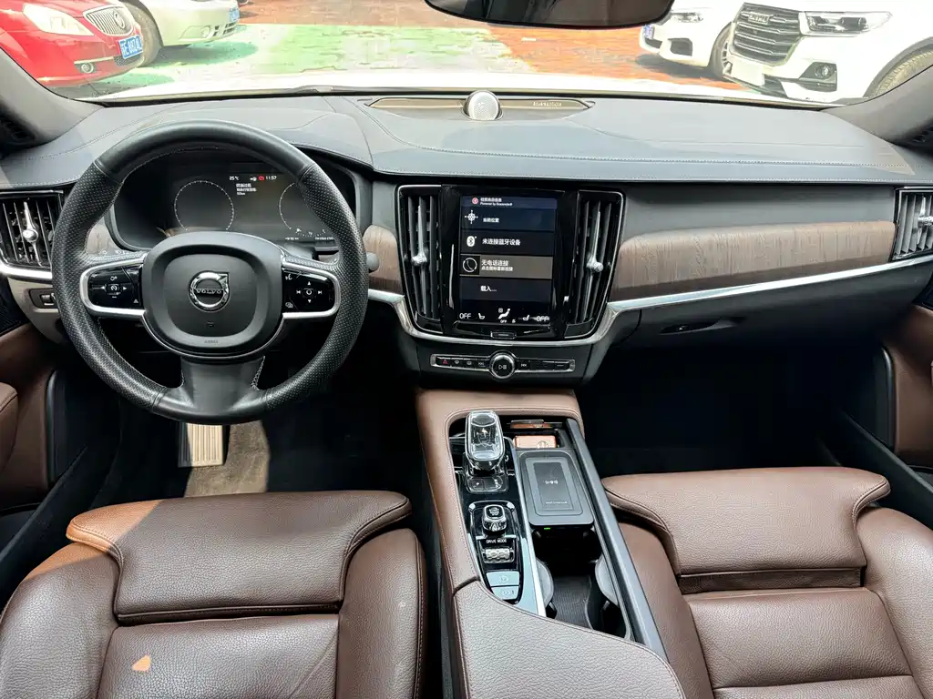 Volvo S90 — миниатюра 5