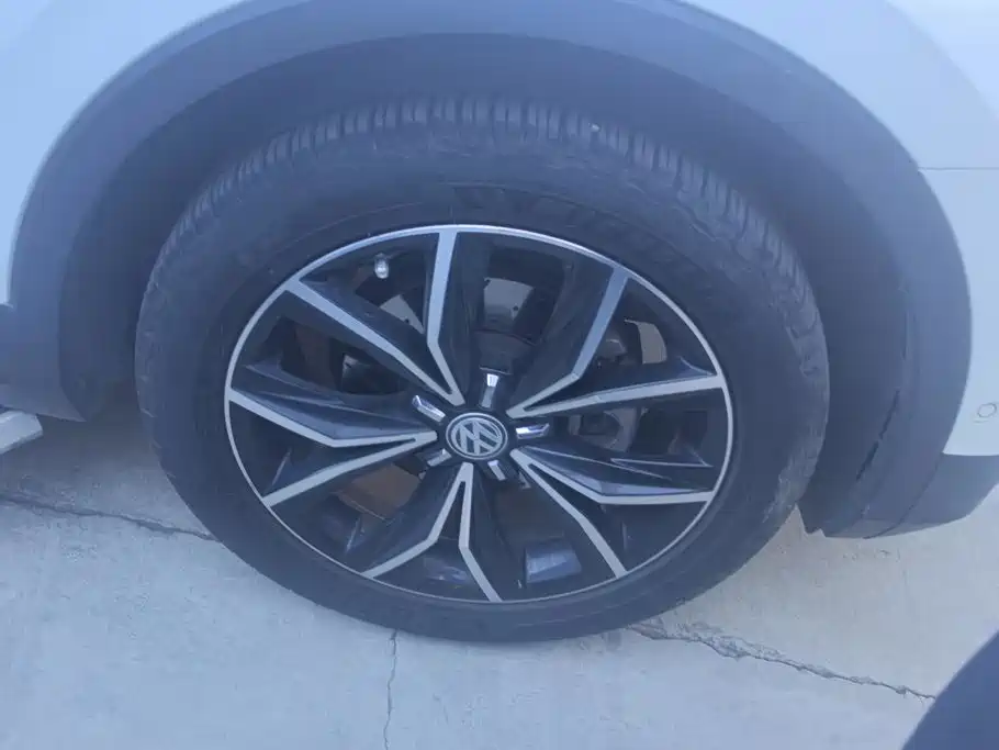 Volkswagen Tiguan L — миниатюра 6