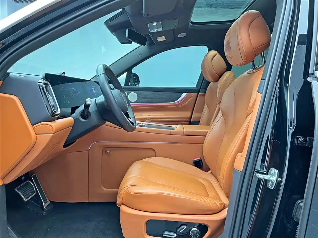 AITO ASK THE WORLD M9