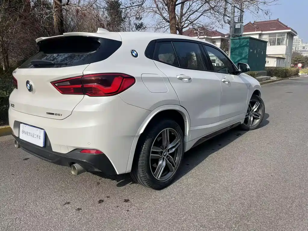BMW X2