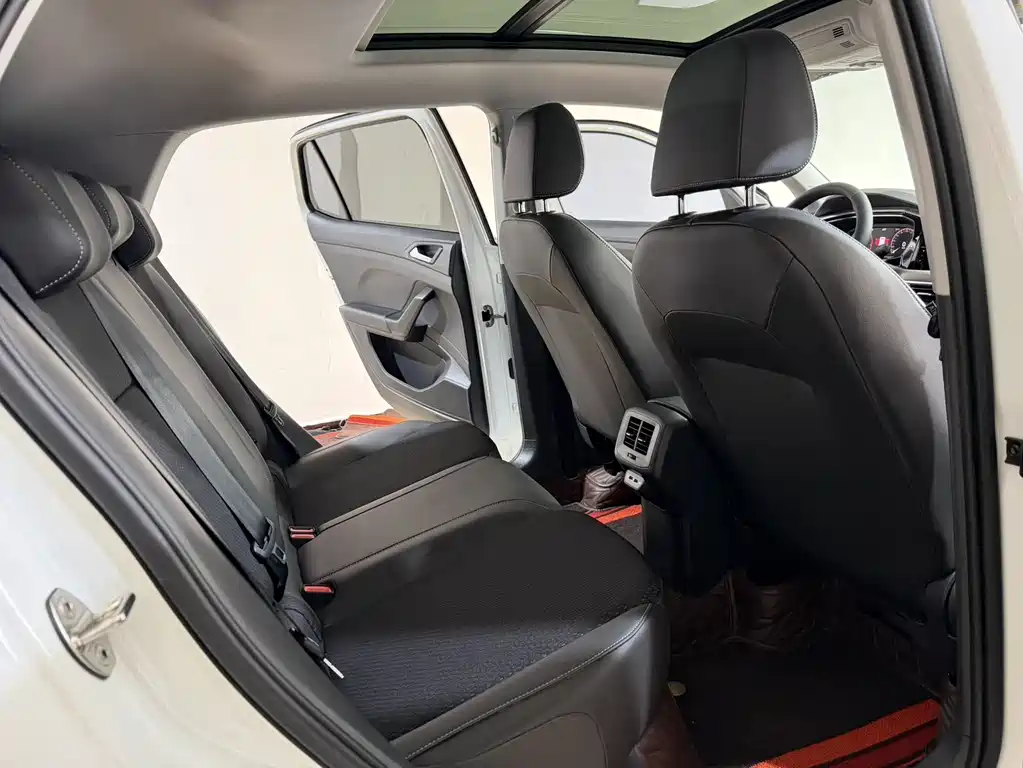 VOLKSWAGEN EXPLORING THE SHADOW