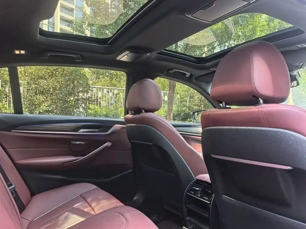 BMW 5 Series — миниатюра 14