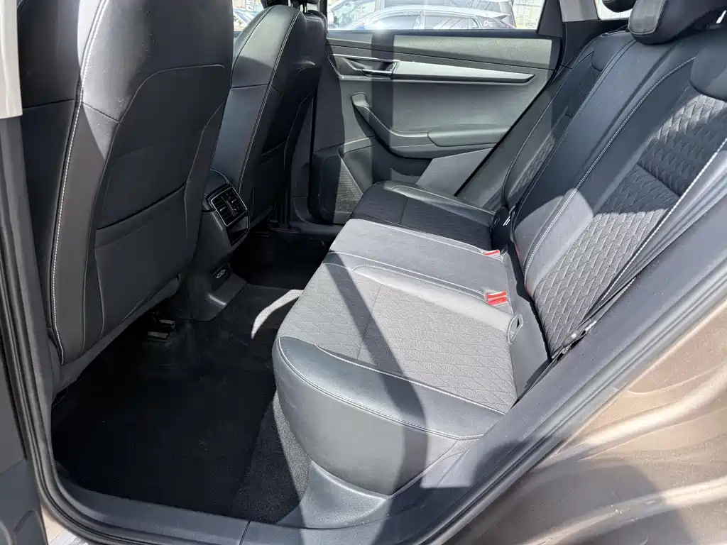 Skoda Karoq — миниатюра 13