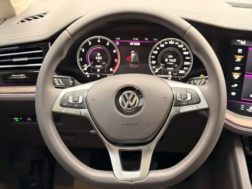 Volkswagen Touareg — миниатюра 7