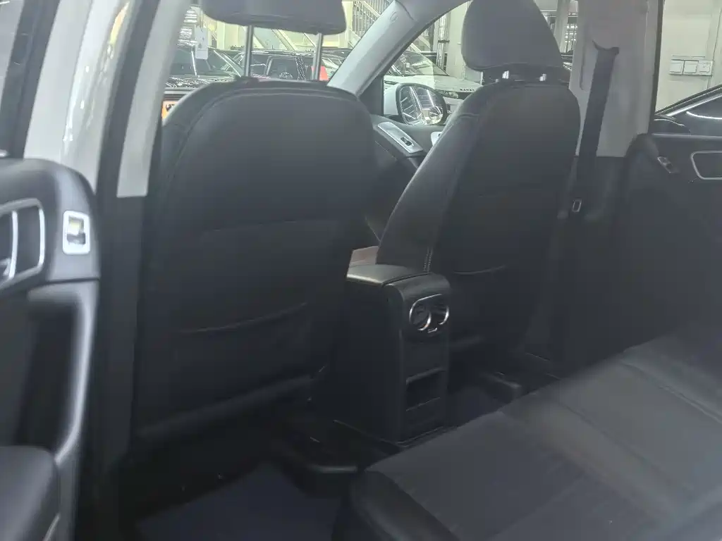Volkswagen Tiguan — миниатюра 8