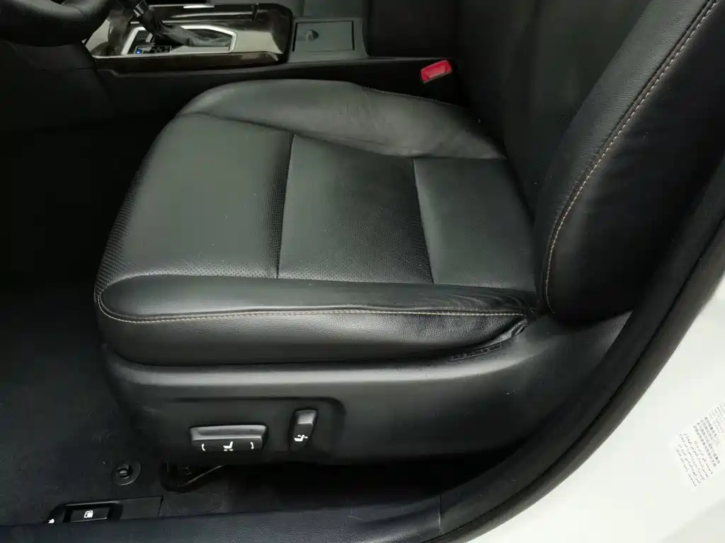 Toyota Camry — миниатюра 20