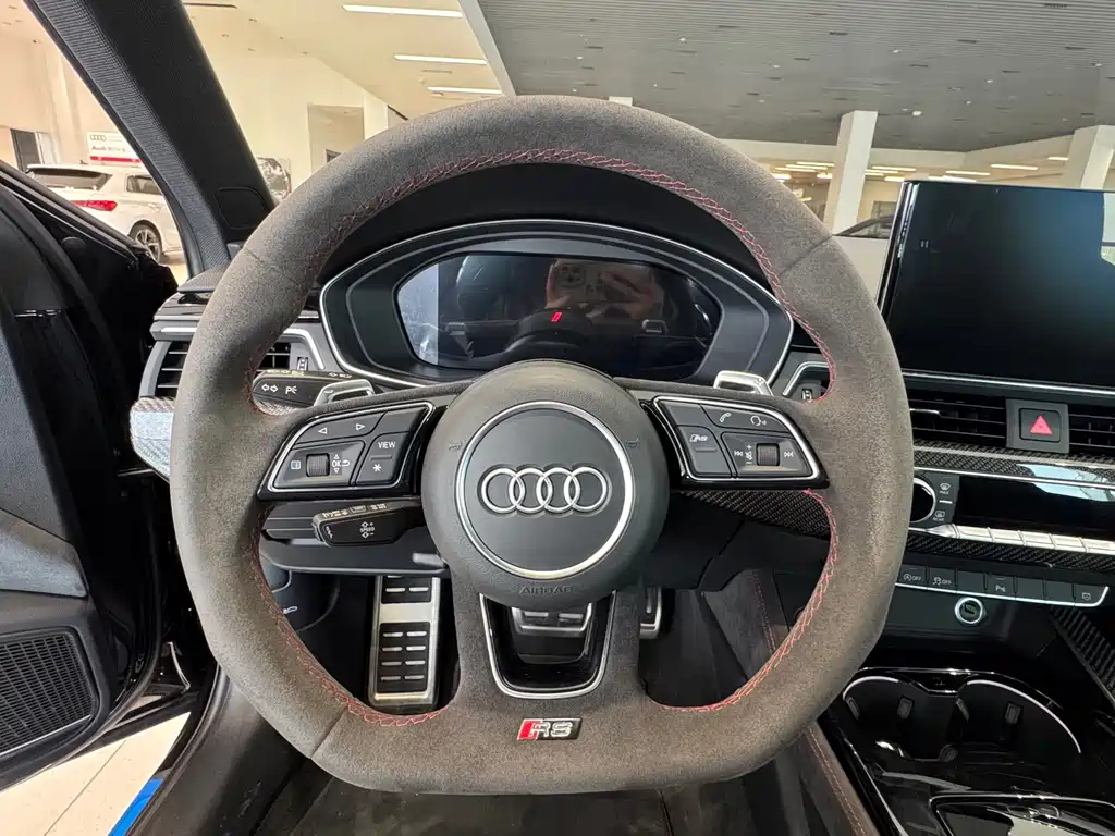 Audi RS 4 — миниатюра 12