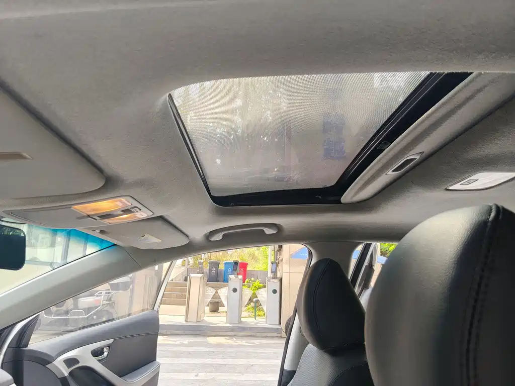 Hyundai Elantra Langdong — миниатюра 14