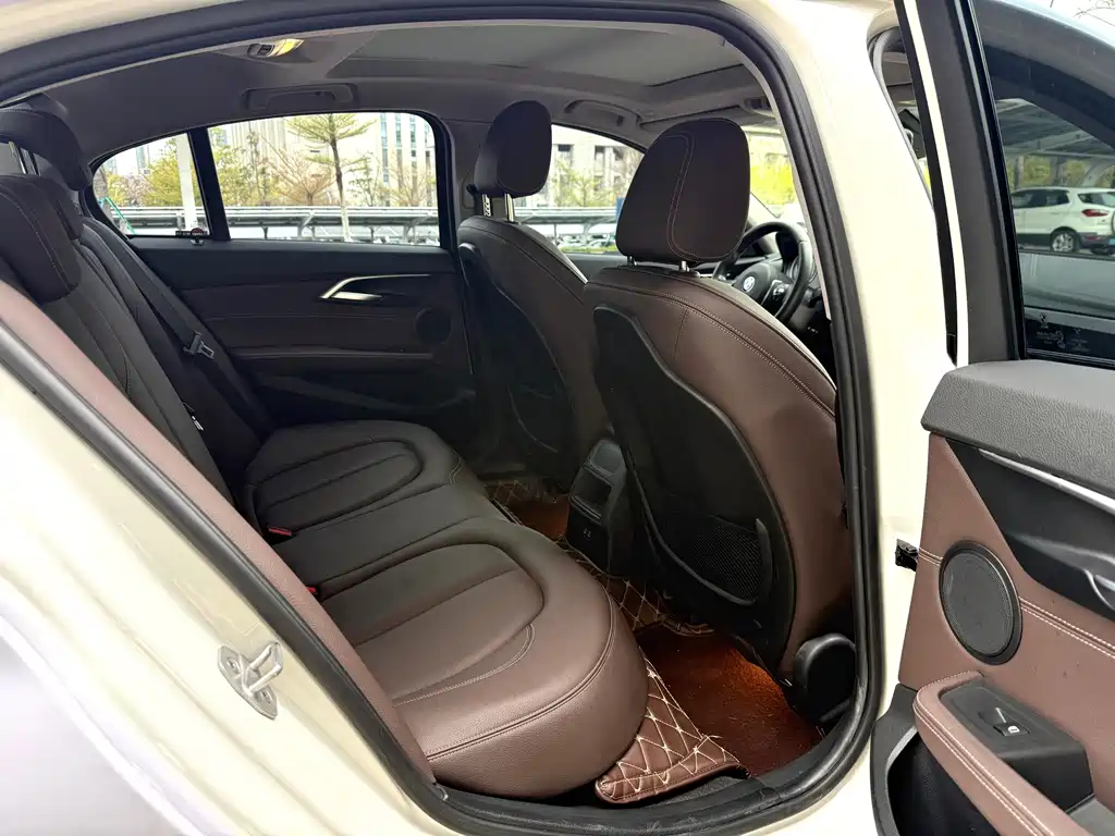 BMW 1 Series — миниатюра 14