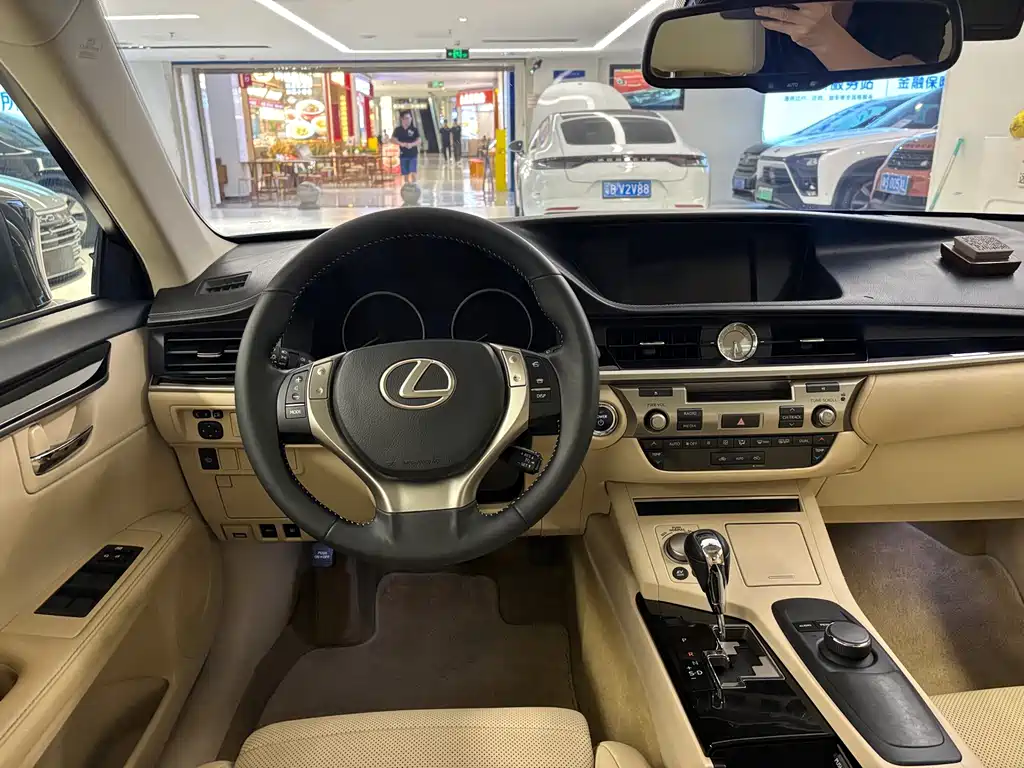 Lexus ES — миниатюра 15