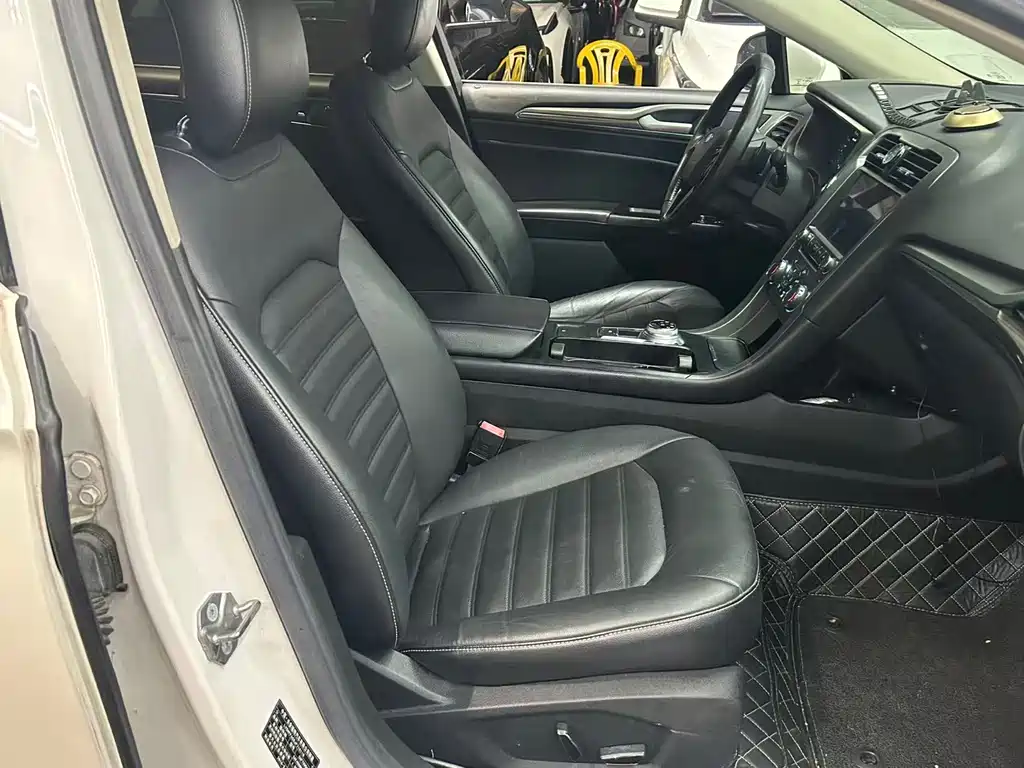 Ford Mondeo — миниатюра 12