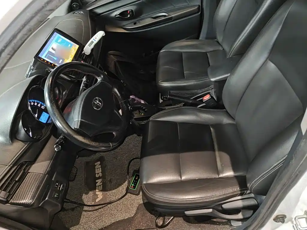 Toyota Yaris L — миниатюра 15