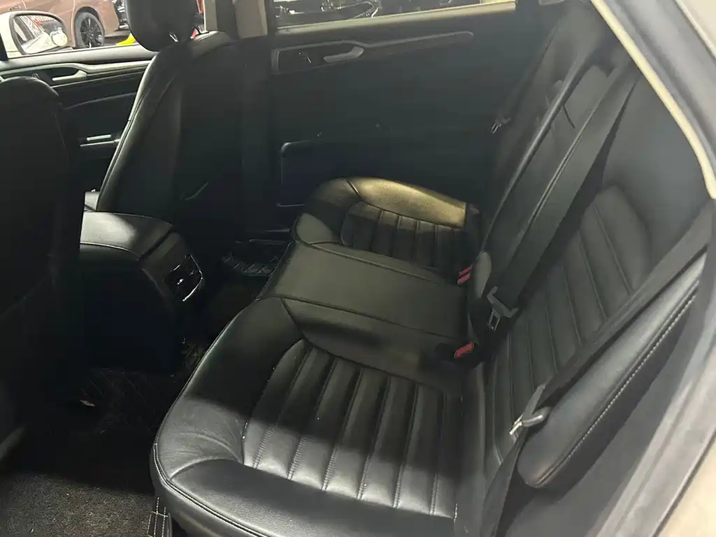 Ford Mondeo — миниатюра 9