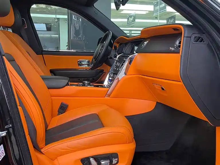 Rolls-Royce Cullinan — миниатюра 12