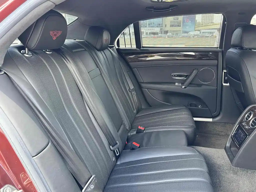Bentley Flying Spur 4.0T V8 Standard Edition, фото 8