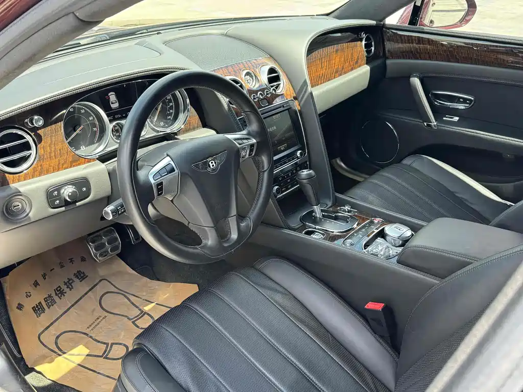 Bentley Flying Spur 4.0T V8 Standard Edition, фото 5