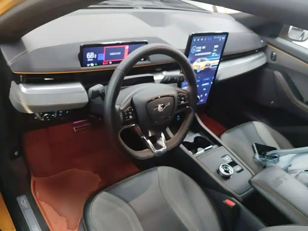 Ford Mustang Mach-E — миниатюра 10
