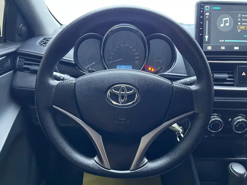TOYOTA YARIS L ZHIXUAN