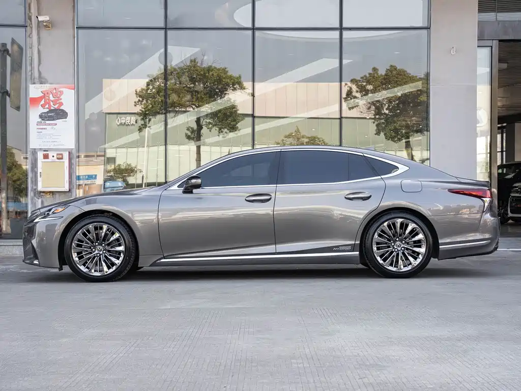 Lexus LS — миниатюра 4