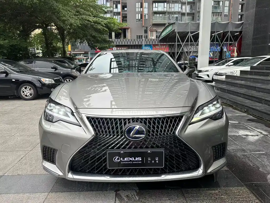 Lexus LS — миниатюра 2