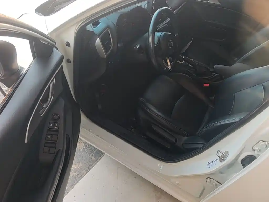 Mazda 3 Axela — миниатюра 16
