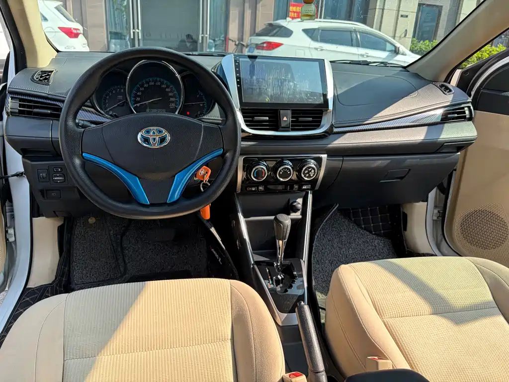 Toyota Yaris L — миниатюра 7