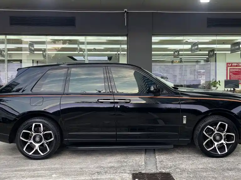 Rolls-Royce Cullinan — миниатюра 5