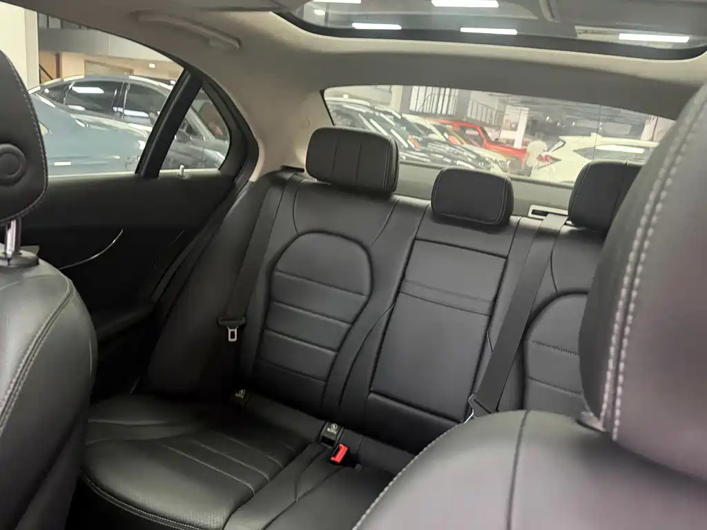 Mercedes-Benz C-Class — миниатюра 9