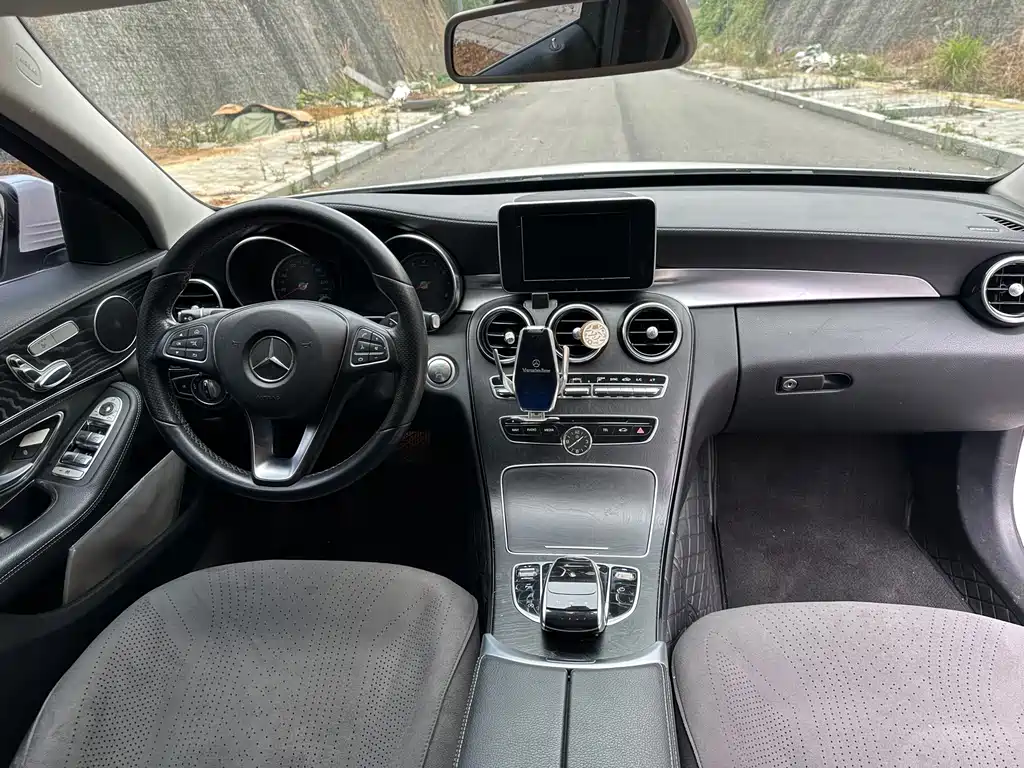 Mercedes-Benz C-Class — миниатюра 11