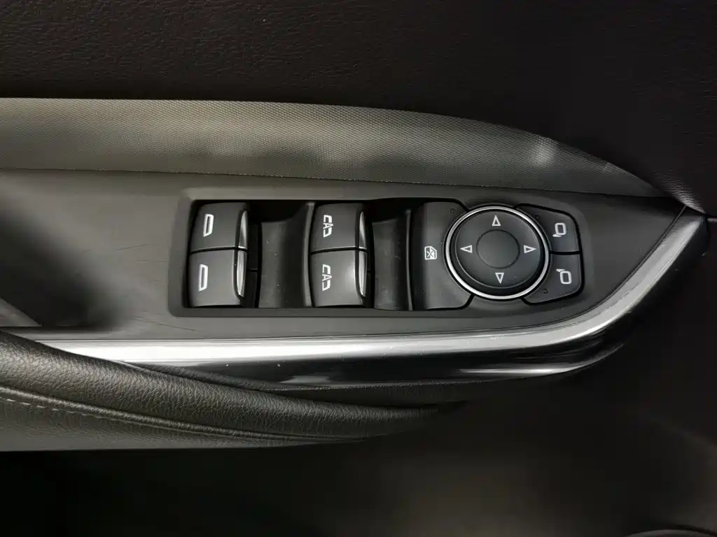 Cadillac XT4 — миниатюра 9