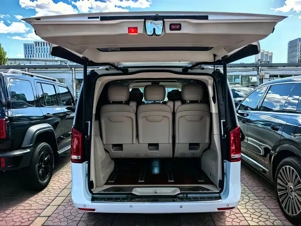 Mercedes-Benz V-Class — миниатюра 16