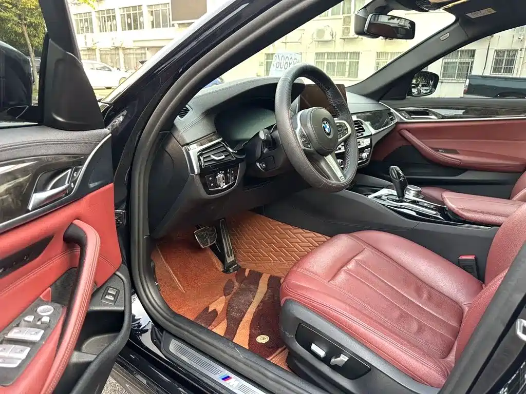 BMW 5 Series — миниатюра 12