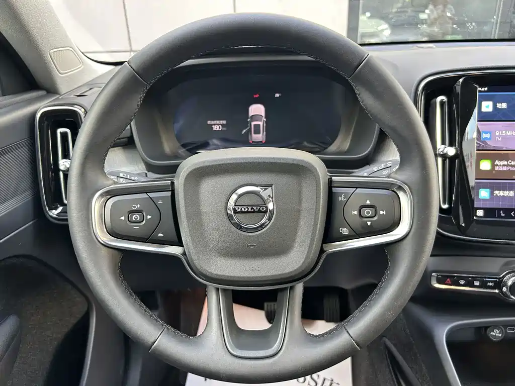 Volvo XC40 — миниатюра 4