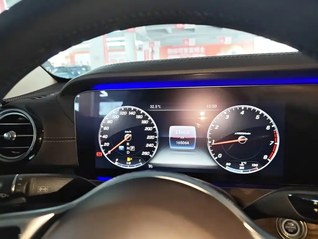 Mercedes-Benz E-Class — миниатюра 12