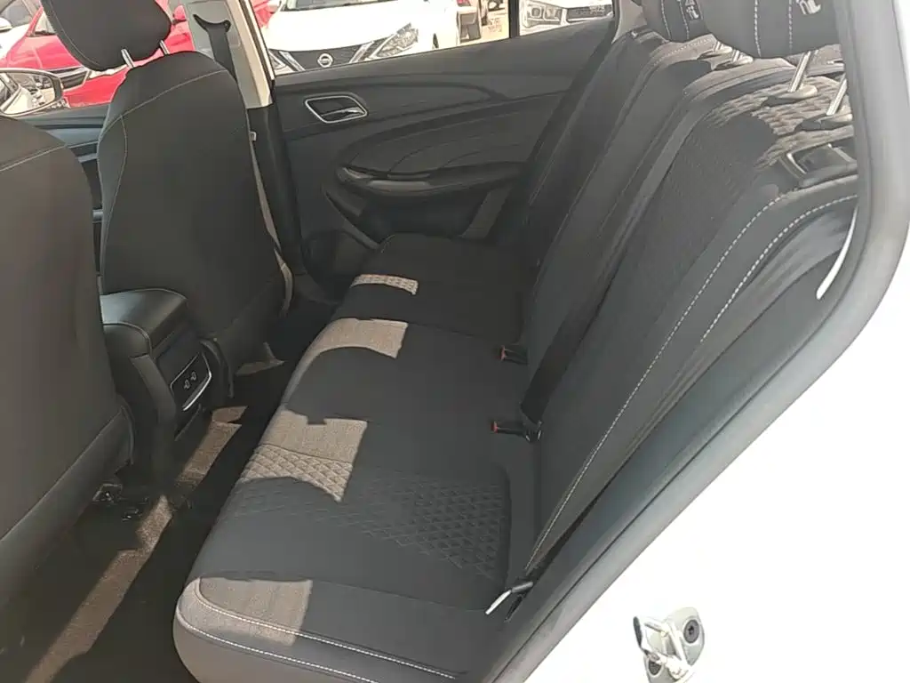 Roewe i5 — миниатюра 17