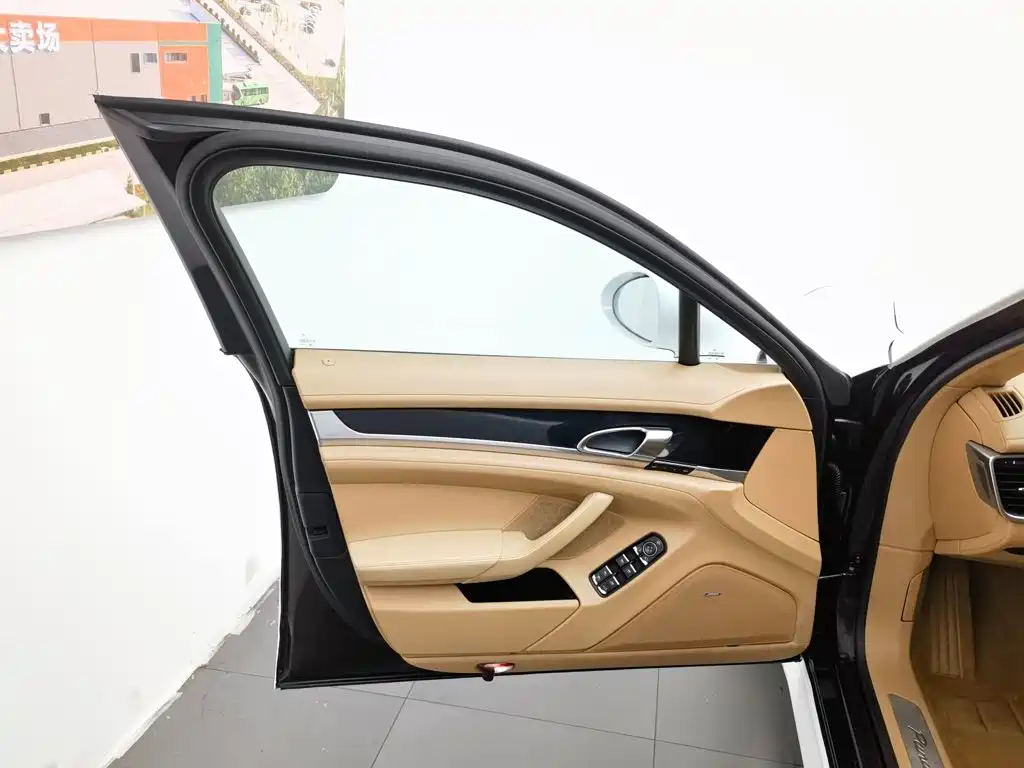 Porsche Panamera — миниатюра 16