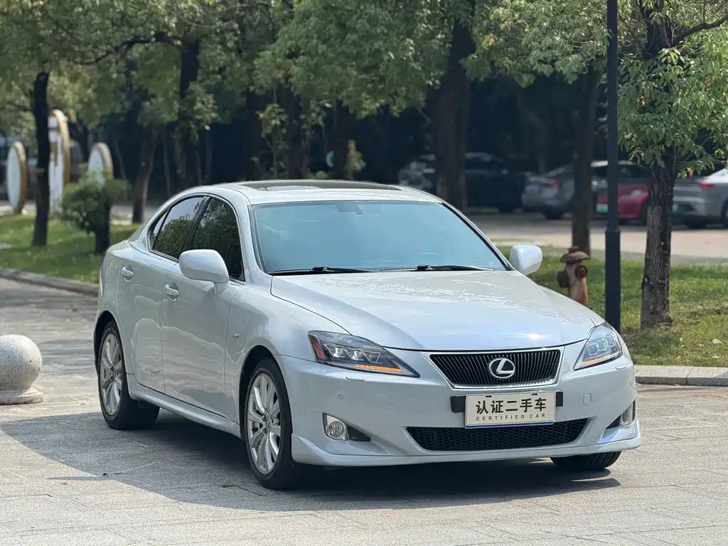 Lexus IS — миниатюра 3